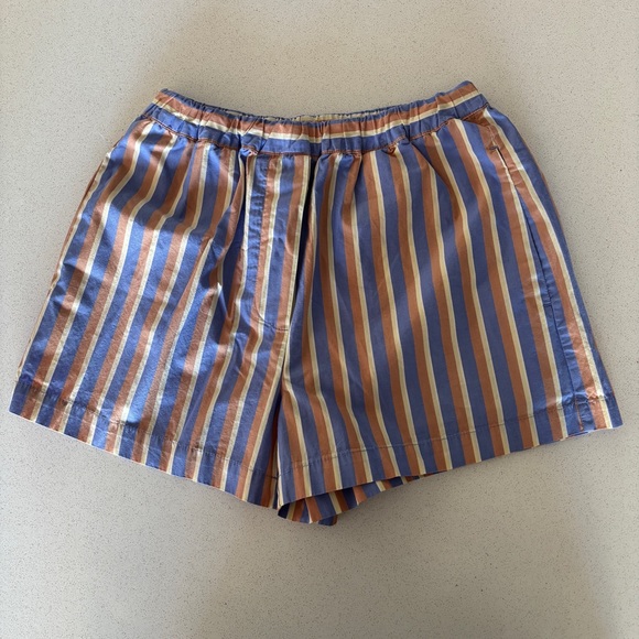 Aritzia Pants - Aritzia Wilfred Free Striped Shorts